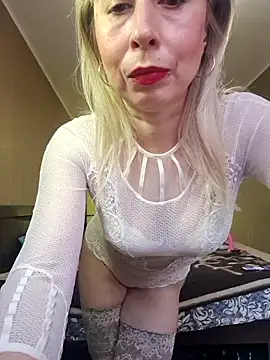 SelinaLovqx online show from April 20, 2026, 7:55 am