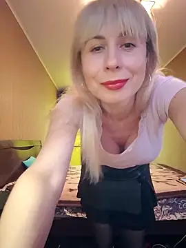 SelinaLovqx online show from February 2, 2026, 1:32 pm