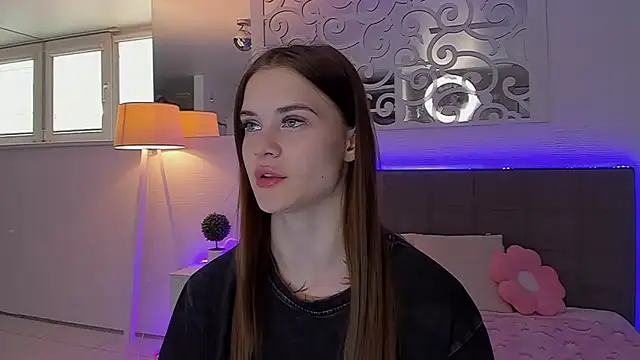 Snapshot of LuisaClover chatting on May 11, 2026, 12:17 pm LuisaClover online show from May 11, 2026, 12:17 pm