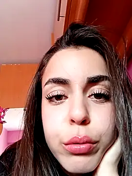 cotoncandyy online show from December 17, 2025, 3:39 pm