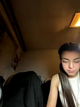 cotoncandyy online show from November 21, 2025, 6:29 pm