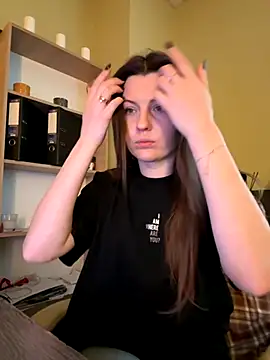 DollyRoma online show from November 17, 2025, 9:57 am