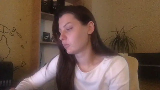 DollyRoma online show from December 17, 2025, 1:27 pm