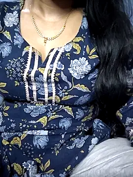 Ezabelljohn online show from April 27, 2026, 6:06 pm