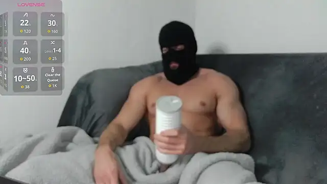 Snapshot of Masked_Bull38_Uk chatting on December 18, 2025, 9:07 pm Masked Bull38 Uk online show from December 18, 2025, 9:07 pm