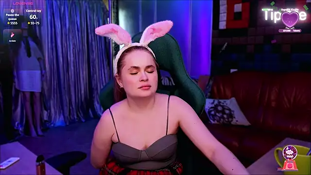 Jessi wxw online show from November 28, 2025, 8:36 am