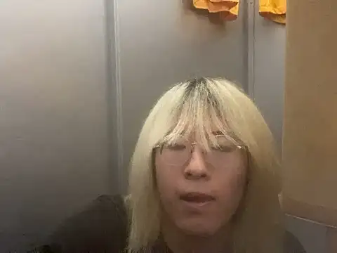 Snapshot of MUIMUICHAN27 chatting on December 19, 2025, 5:32 am MUIMUICHAN27 online show from December 19, 2025, 5:32 am