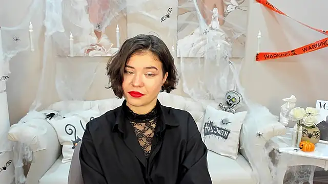 Snapshot of CamillaRush chatting on October 28, 2025, 9:08 am CamillaRush online show from October 28, 2025, 9:08 am