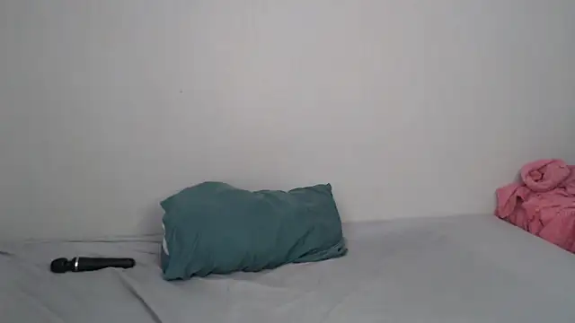 Snapshot of Sweet-PetiteX chatting on December 16, 2025, 6:06 am Sweet-PetiteX online show from December 16, 2025, 6:06 am