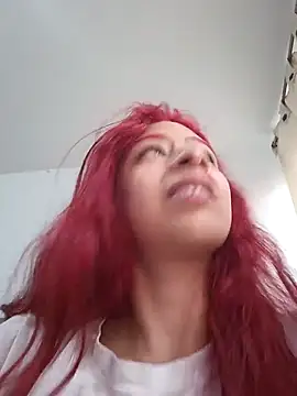 Lunatemptress4 online show from December 5, 2025, 12:04 pm