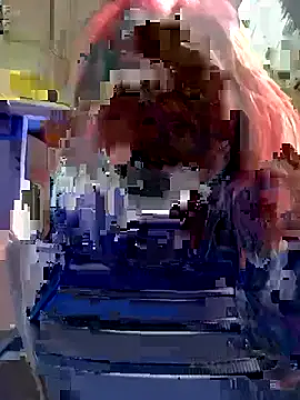 Lunatemptress4 online show from December 17, 2025, 4:01 pm