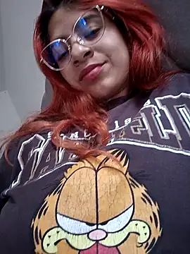 Lunatemptress4 online show from December 3, 2025, 9:36 pm