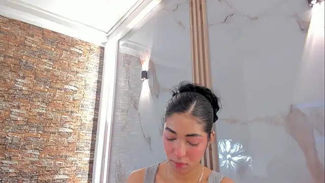 Snapshot of Victoria_Dubois_ chatting on November 5, 2025, 12:08 pm Victoria Dubois online show from November 5, 2025, 12:08 pm