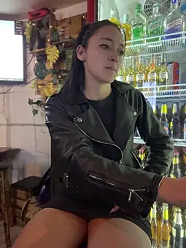 Lia  white online show from November 6, 2025, 1:20 am