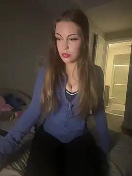Snapshot of elliepixie chatting on May 23, 2026, 2:32 am elliepixie online show from May 23, 2026, 2:32 am