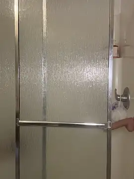 elliepixie online show from April 13, 2026, 11:31 pm