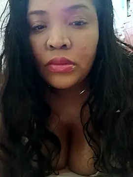 Snapshot of nayerli_123 chatting on October 27, 2025, 2:29 pm nayerli 123 online show from October 27, 2025, 2:29 pm