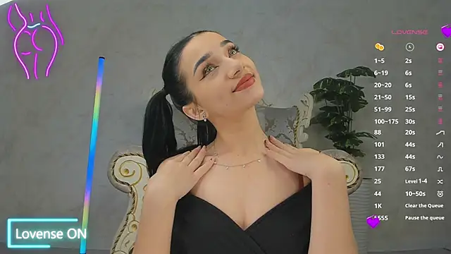 Danikalee online show from December 1, 2025, 2:40 pm