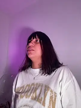 Snapshot of misschloe_ chatting on November 13, 2025, 4:11 pm misschloe online show from November 13, 2025, 4:11 pm