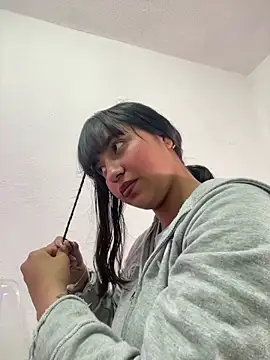 Snapshot of misschloe_ chatting on November 11, 2025, 2:12 pm misschloe online show from November 11, 2025, 2:12 pm