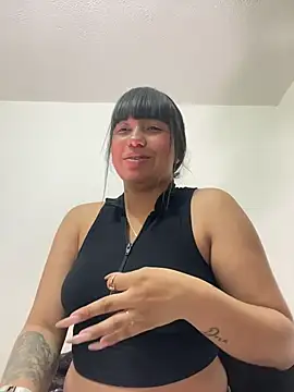 Snapshot of misschloe_ chatting on November 1, 2025, 5:40 pm misschloe online show from November 1, 2025, 5:40 pm