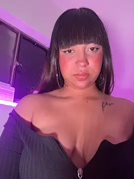 Snapshot of misschloe_ chatting on November 6, 2025, 4:11 pm misschloe online show from November 6, 2025, 4:11 pm