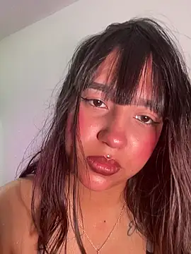 Snapshot of misschloe_ chatting on November 14, 2025, 5:05 pm misschloe online show from November 14, 2025, 5:05 pm