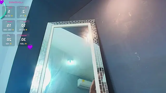 NaomiQueents online show from November 28, 2025, 2:50 pm