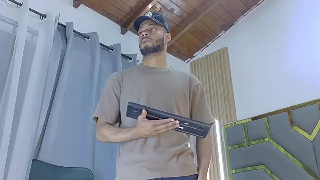 Snapshot of Neytanmalcon chatting on February 20, 2026, 6:32 pm Neytanmalcon online show from February 20, 2026, 6:32 pm