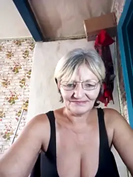 Snapshot of NikaGold454 chatting on November 14, 2025, 9:35 am NikaGold454 online show from November 14, 2025, 9:35 am