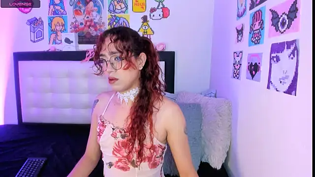 Snapshot of AdelineEsposito chatting on April 12, 2026, 5:11 am AdelineEsposito online show from April 12, 2026, 5:11 am