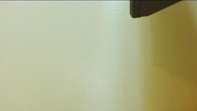 Emma Kiut  online show from November 29, 2025, 5:57 pm