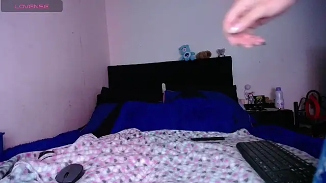 Snapshot of SharonSalazar chatting on December 14, 2025, 4:29 am SharonSalazar online show from December 14, 2025, 4:29 am