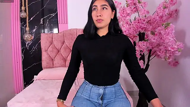 Snapshot of Maily_camerun chatting on November 5, 2025, 4:21 pm Maily camerun online show from November 5, 2025, 4:21 pm