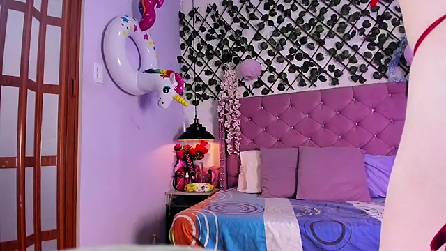 Snapshot of Violet-Storm- chatting on October 25, 2025, 7:58 pm Violet-Storm- online show from October 25, 2025, 7:58 pm