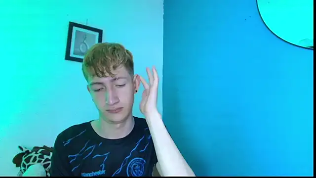 Snapshot of Erick_Taylor3 chatting on April 15, 2026, 7:58 pm Erick Taylor3 online show from April 15, 2026, 7:58 pm