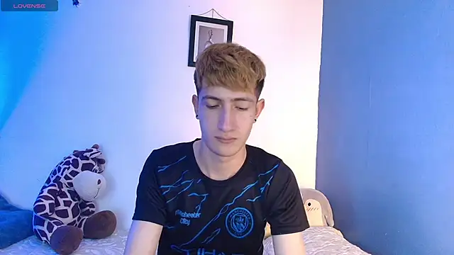 Snapshot of Erick_Taylor3 chatting on May 25, 2026, 8:40 pm Erick Taylor3 online show from May 25, 2026, 8:40 pm