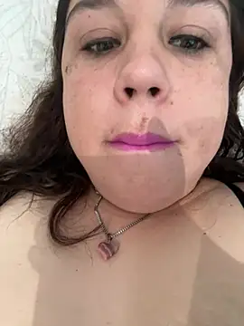 Rheetnena1 online show from January 13, 2026, 1:37 pm