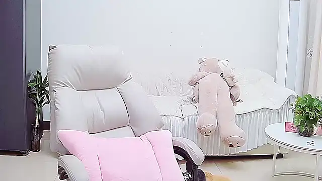 Dinan-y online show from February 28, 2026, 3:17 am