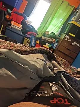 Snapshot of mbrc35 chatting on November 6, 2025, 8:35 pm mbrc35 online show from November 6, 2025, 8:35 pm