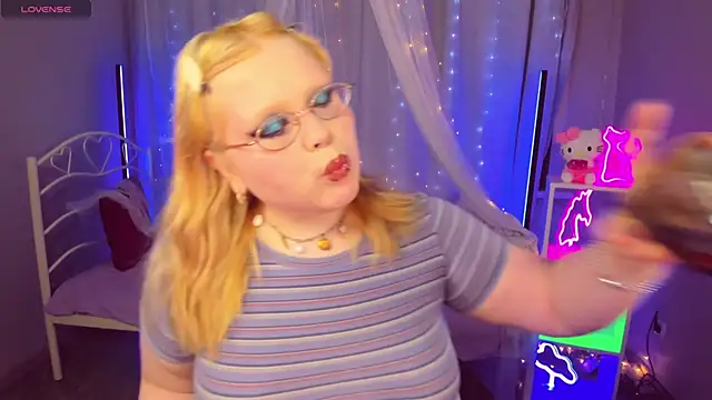 LottieReed online show from June 12, 2026, 5:54 pm