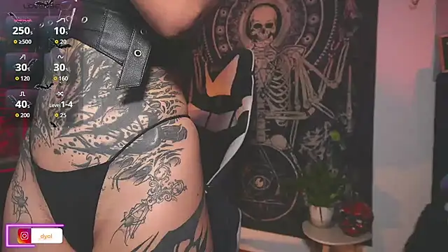 Snapshot of Dalia_Vorhees chatting on November 22, 2025, 1:48 am Dalia Vorhees online show from November 22, 2025, 1:48 am