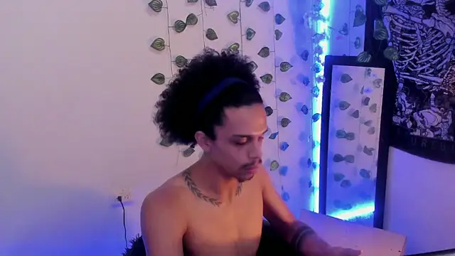 Snapshot of aaron_play chatting on November 13, 2025, 1:15 pm aaron play online show from November 13, 2025, 1:15 pm