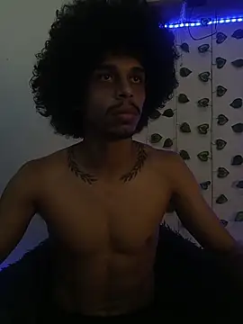 Snapshot of aaron_play chatting on November 6, 2025, 1:04 pm aaron play online show from November 6, 2025, 1:04 pm