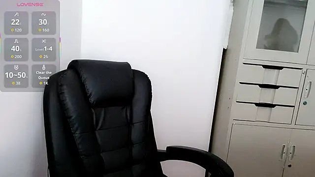 Snapshot of Ella-61 chatting on October 26, 2025, 7:42 am Ella-61 online show from October 26, 2025, 7:42 am