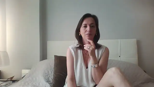 ArianaStarr online show from April 21, 2026, 7:15 am