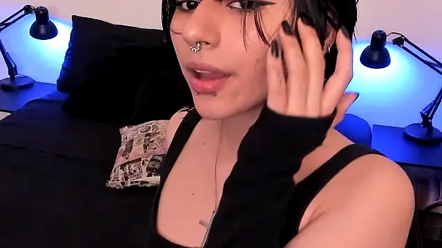 Snapshot of Nammoth chatting on December 23, 2025, 8:02 am Nammoth online show from December 23, 2025, 8:02 am