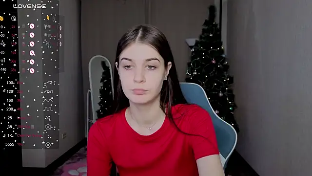 Snapshot of Ksarina chatting on December 14, 2025, 12:33 pm Ksarina online show from December 14, 2025, 12:33 pm