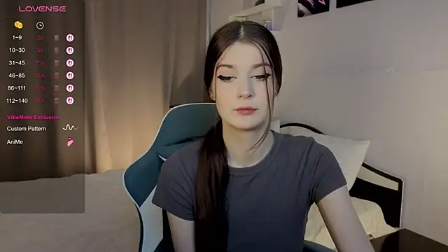 Snapshot of Ksarina chatting on November 8, 2025, 1:25 pm Ksarina online show from November 8, 2025, 1:25 pm