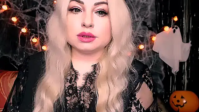 Snapshot of Renee_Cherry chatting on October 29, 2025, 12:20 am Renee Cherry online show from October 29, 2025, 12:20 am